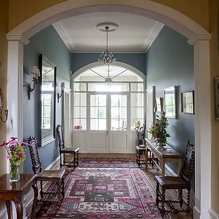 Hotel Lough Bawn House